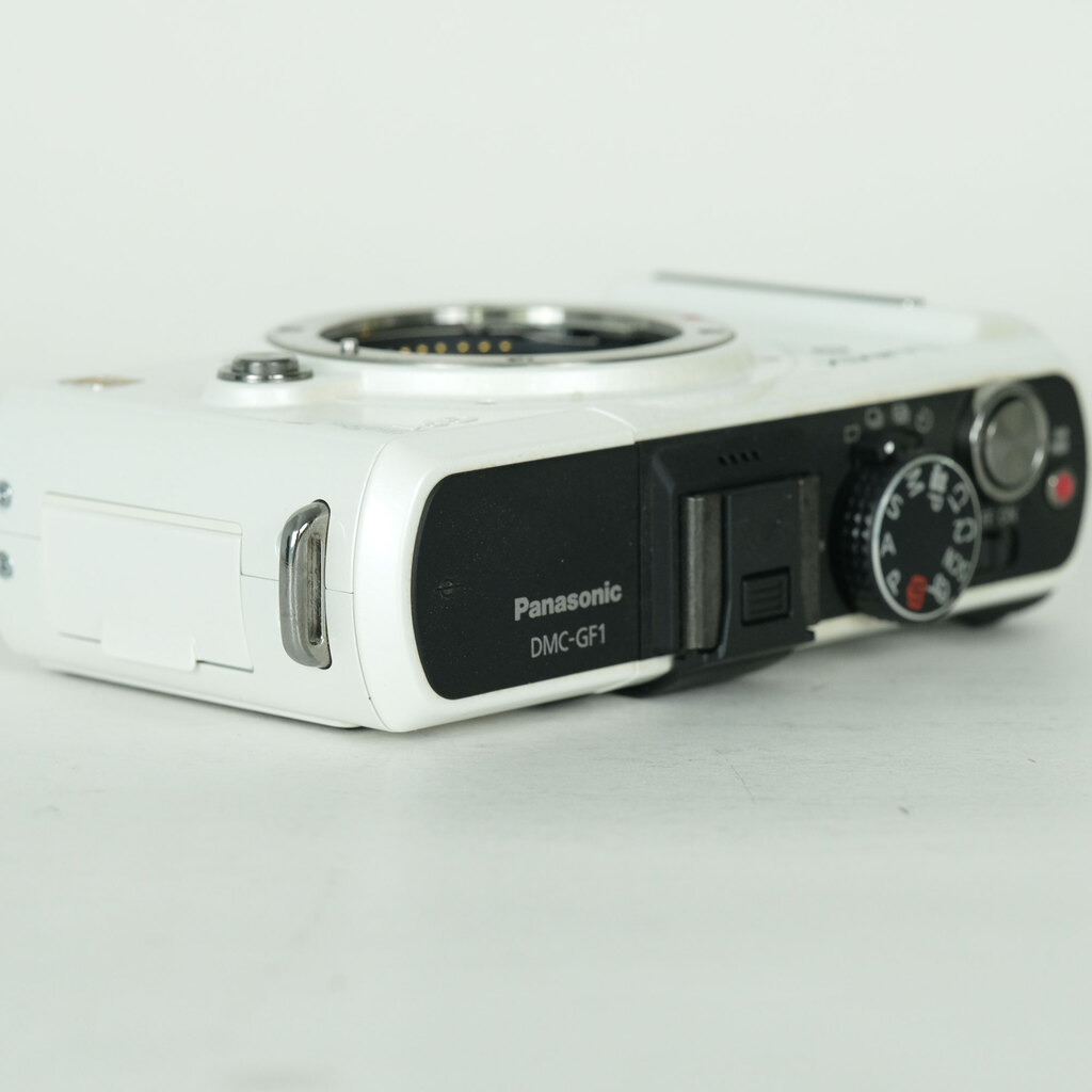 ＜美品＞ パナソニック デジタル一眼カメラ GF1 （ボディ） Panasonic LUMIX DMC-GF1 ボディ シェルホワイトの出品 | ONE SCENE