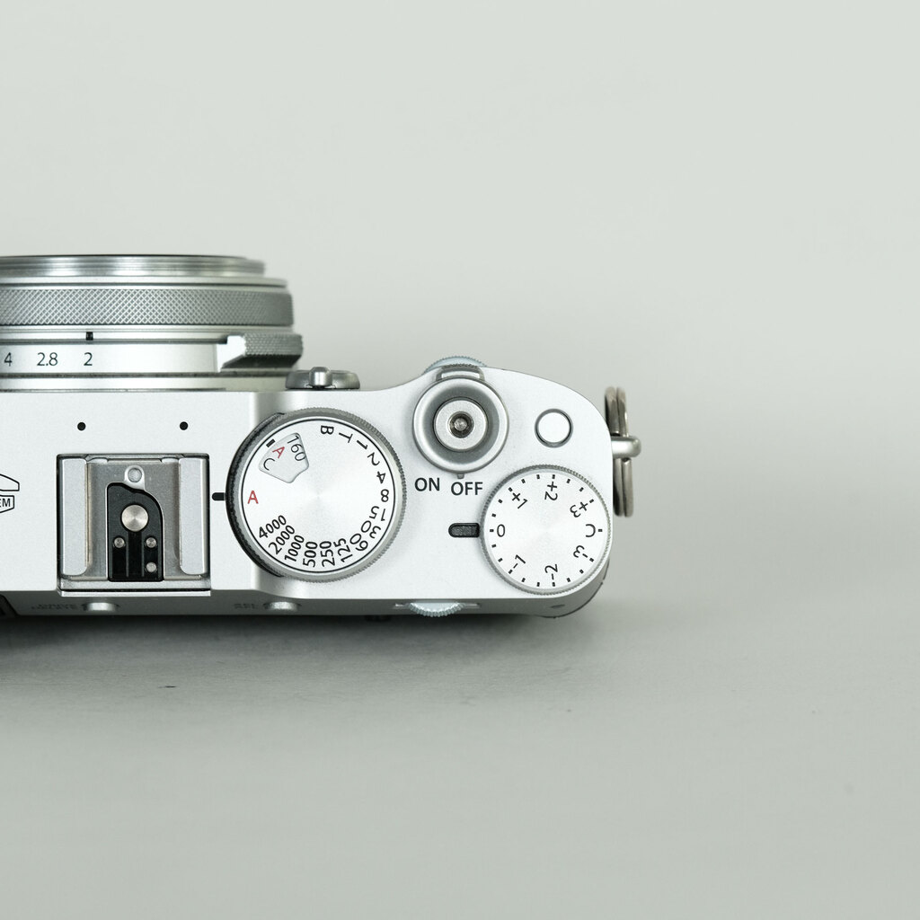 FUJIFILM X100V シルバーの出品 | ONE SCENE（ワンシーン）