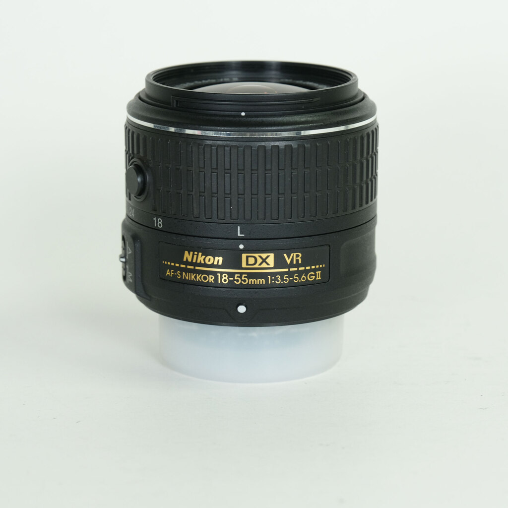 Nikon AF-S DX NIKKOR 18-55mm f3.5-5.6G VR II