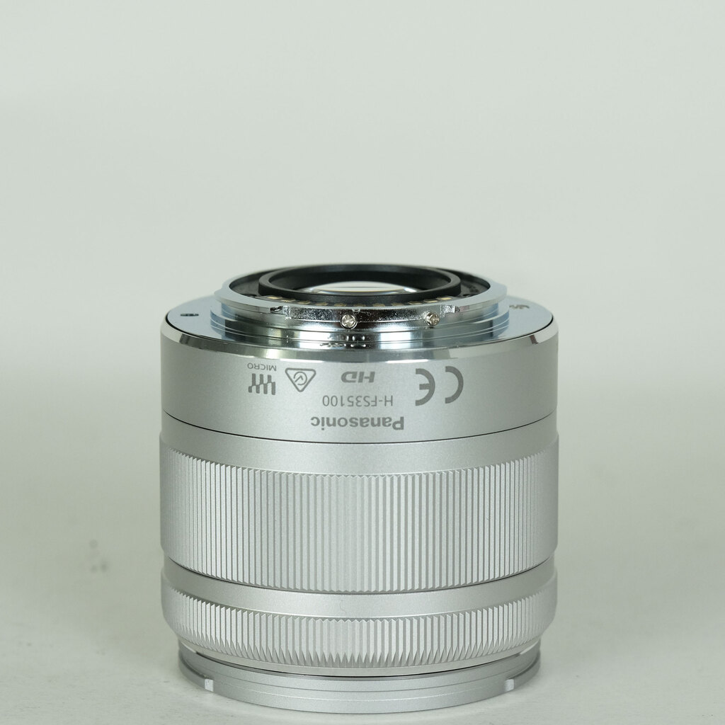 Panasonic LUMIX G VARIO 35-100mm / F4.0-5.6 ASPH. / MEGA O.I.S.