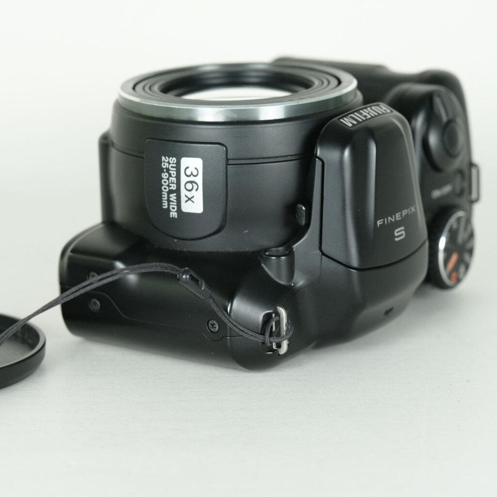 FUJIFILM FinePix S8600 ブラックの出品 | ONE SCENE（ワンシーン）