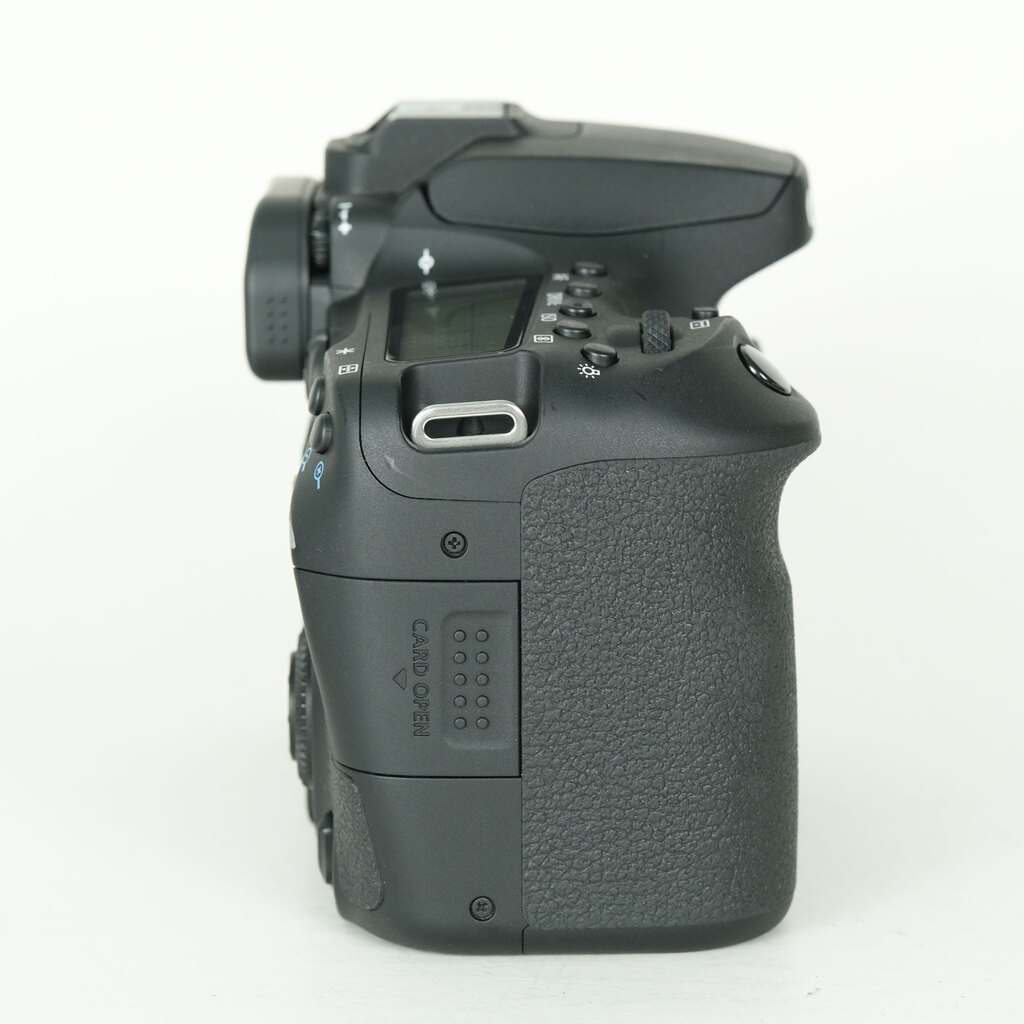 Canon EOS 90D [�{�f�B]