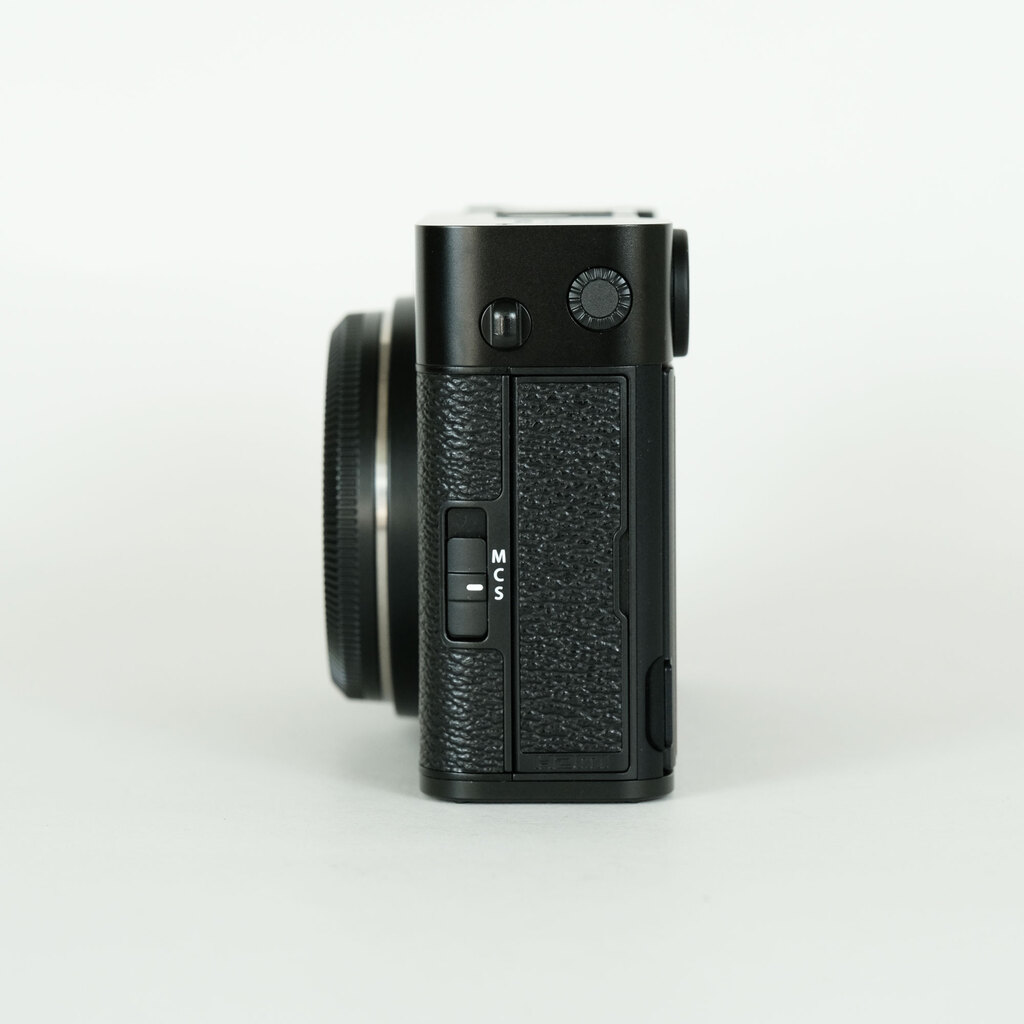 FUJIFILM X-E5