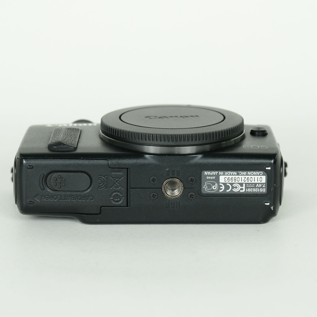 Canon EOS M ボディ ブラック Canon EOS M ボディ ブラック