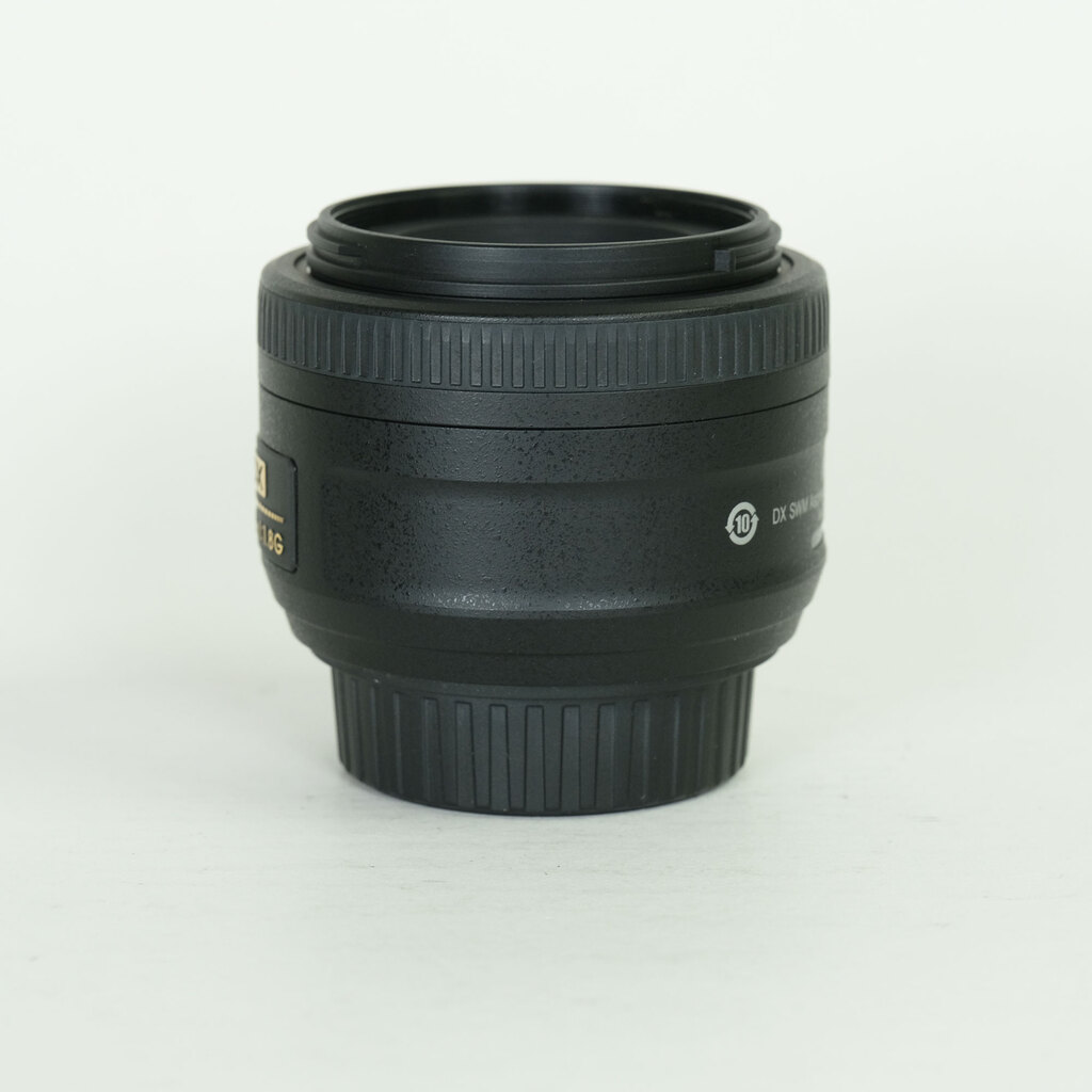 Nikon AF-S DX NIKKOR 35mm f/1.8G Nikon AF-S DX NIKKOR 35mm f/1.8G