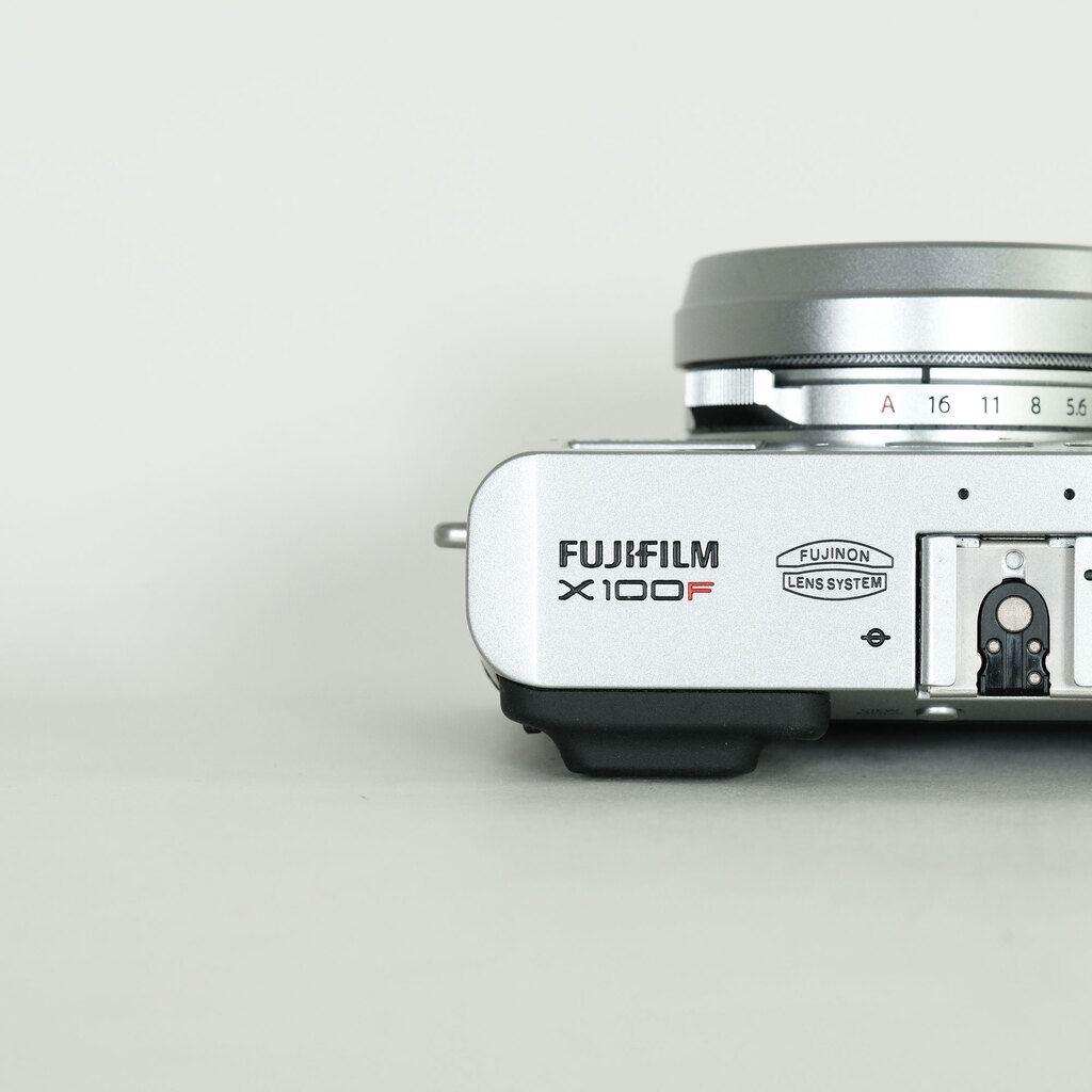 FUJIFILM X100F シルバー