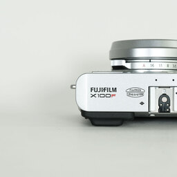 FUJIFILM X100F シルバー