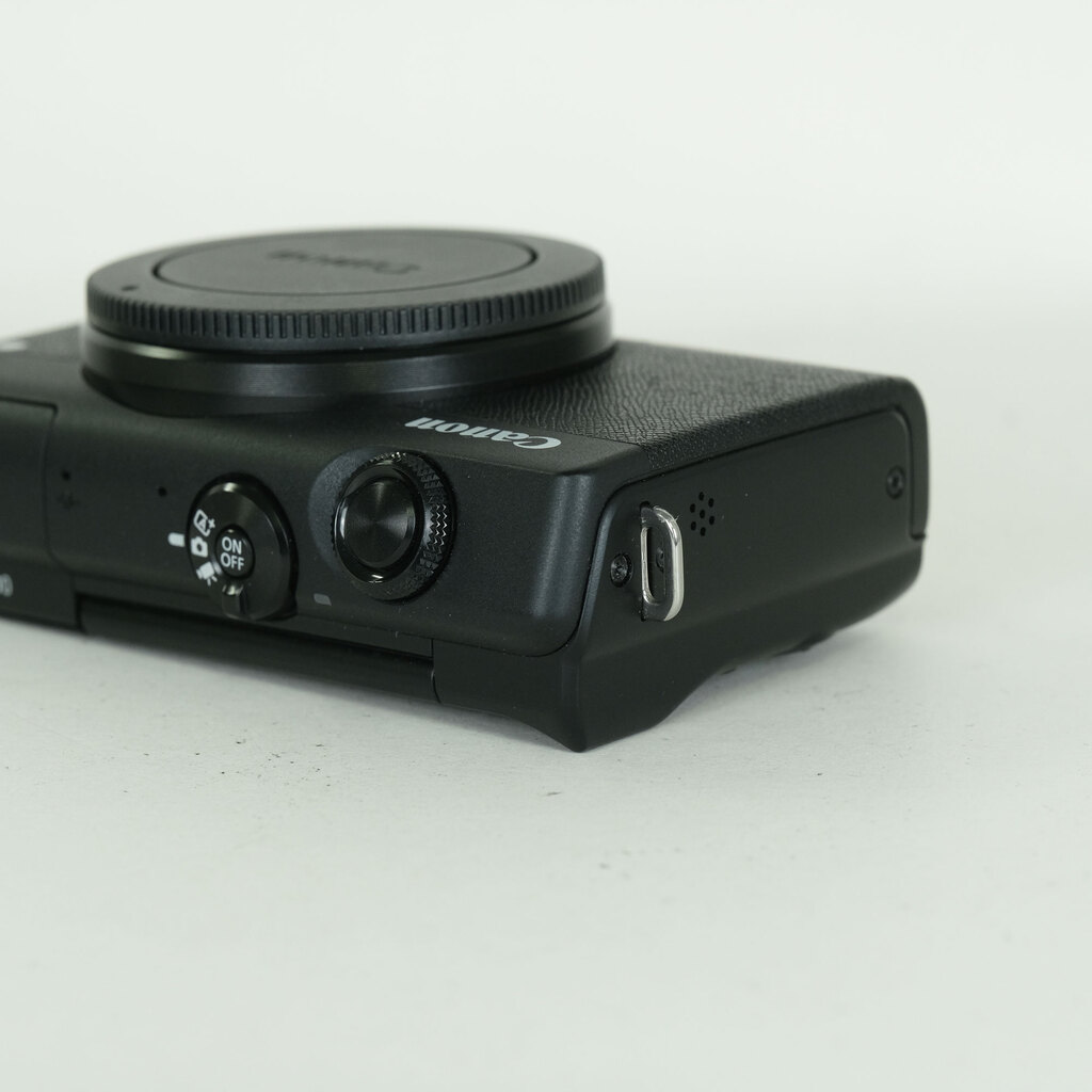 Canon EOS M200