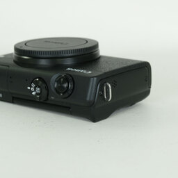 Canon EOS M200