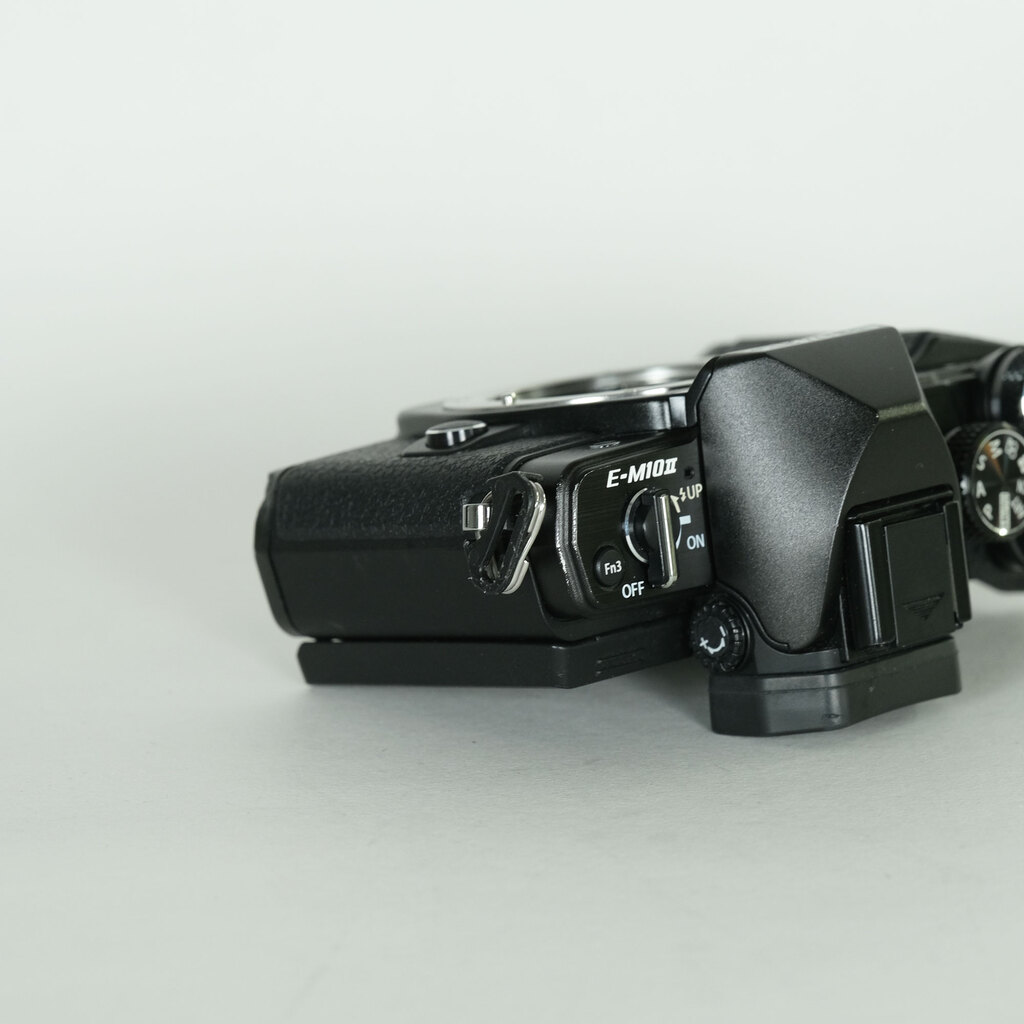 OLYMPUS OM-D E-M10 Mark II