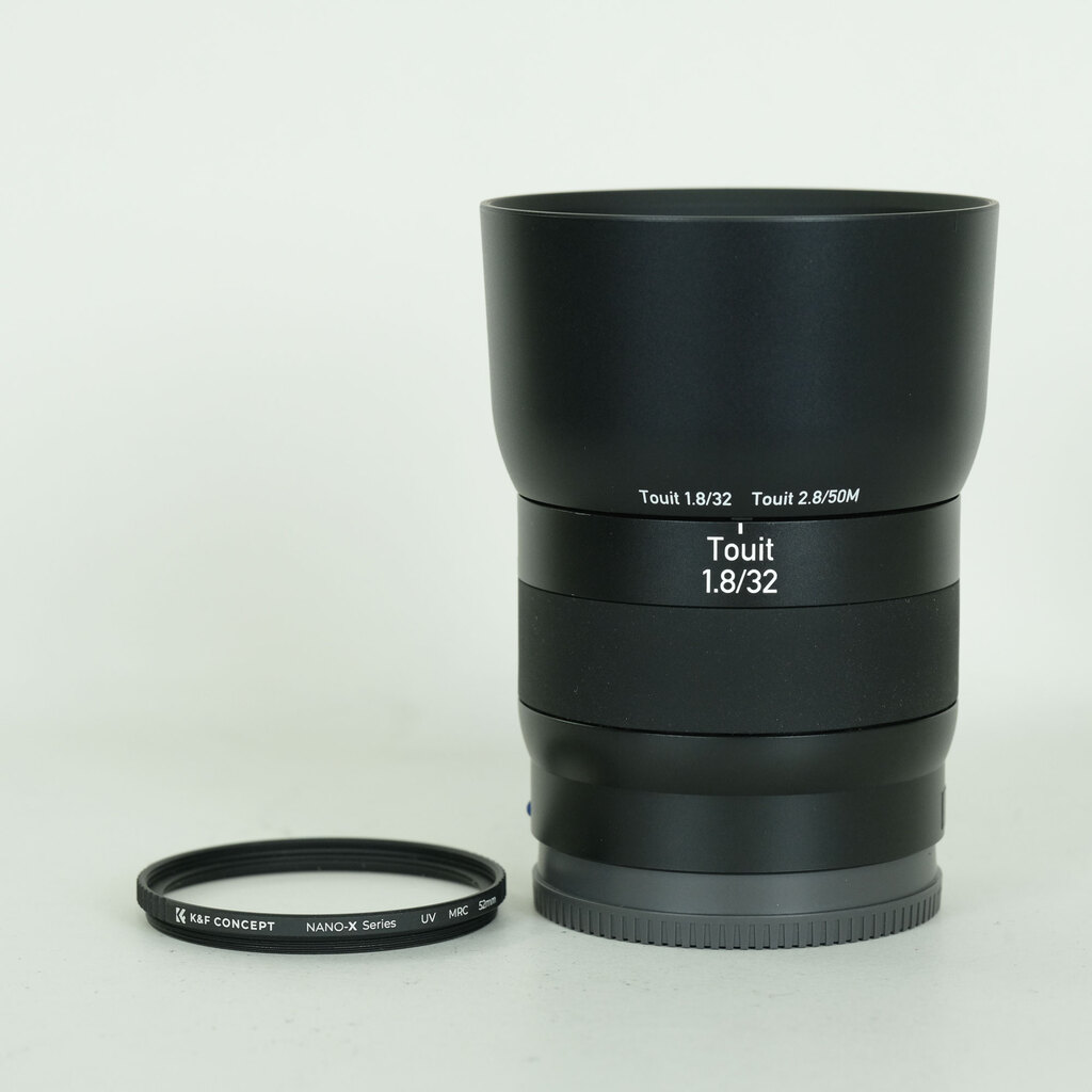Carl Zeiss Touit 32mm F1.8(ソニーE用) Carl Zeiss Touit 32mm F1.8(ソニーE用)