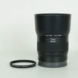 Carl Zeiss Touit 32mm F1.8(ソニーE用) Carl Zeiss Touit 32mm F1.8(ソニーE用)
