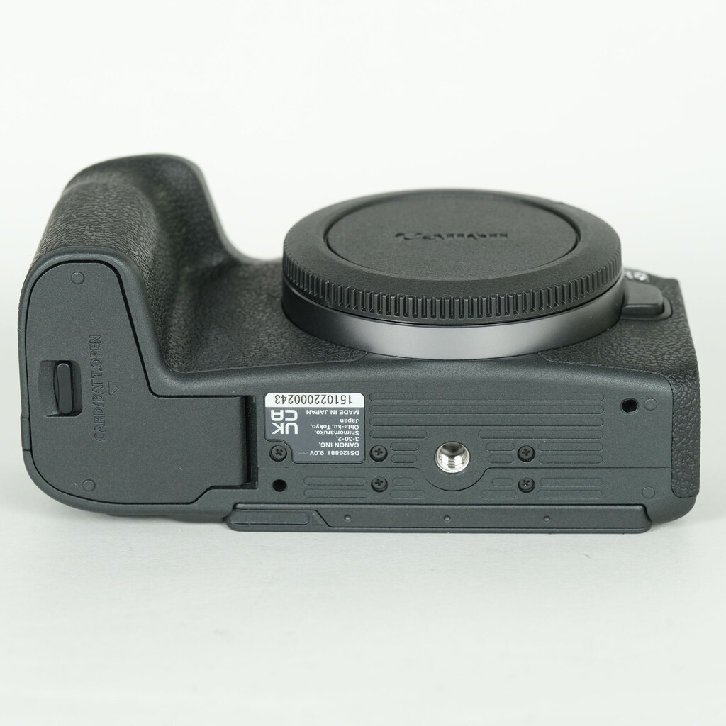 Canon EOS R8 Canon EOS R8