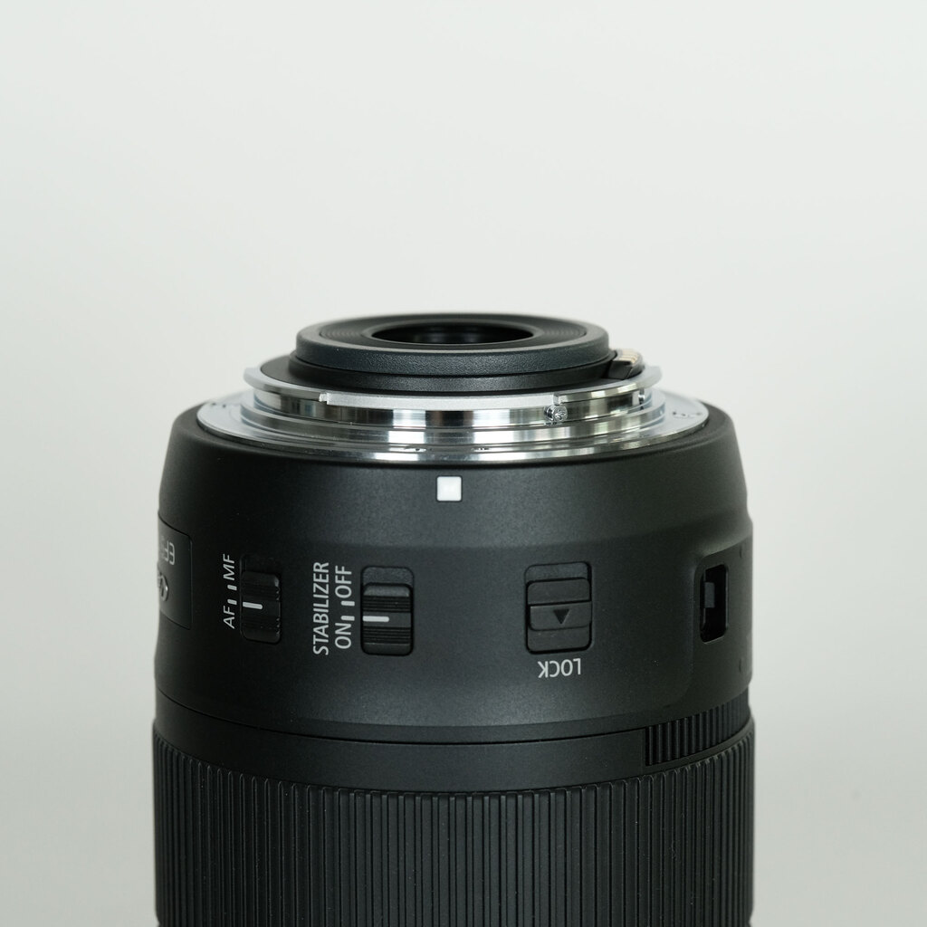 Canon EF-S18-135mm F3.5-5.6 IS USM