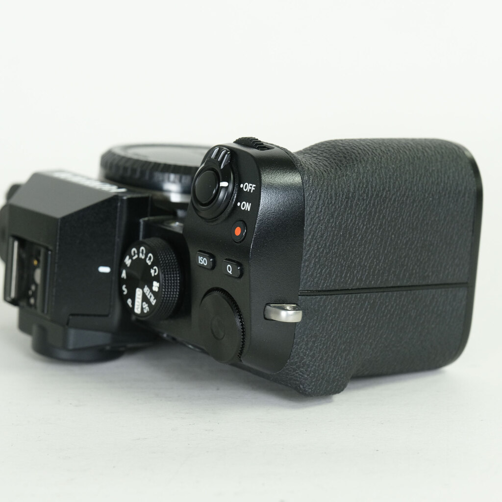 FUJIFILM X-S10