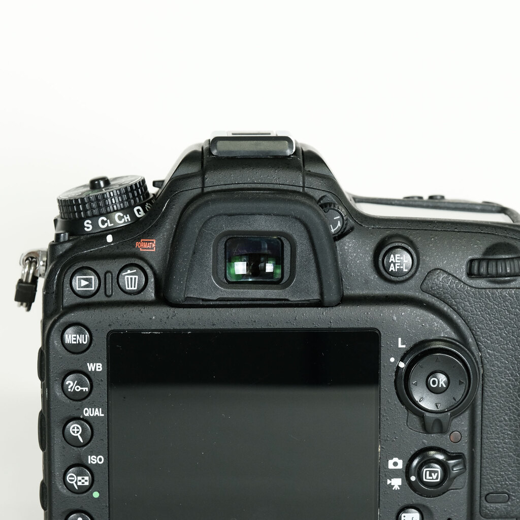 Nikon D7200の出品 | ONE SCENE（ワンシーン）