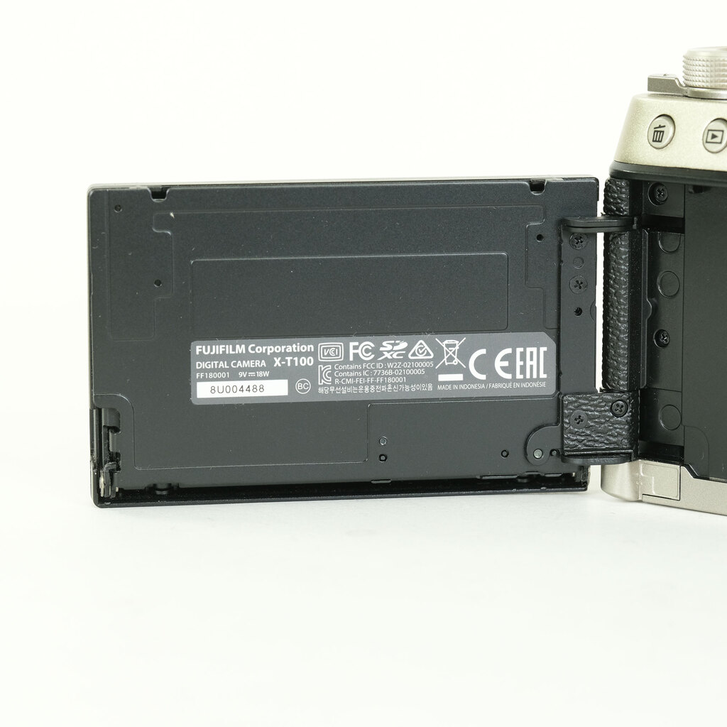 FUJIFILM X-T100