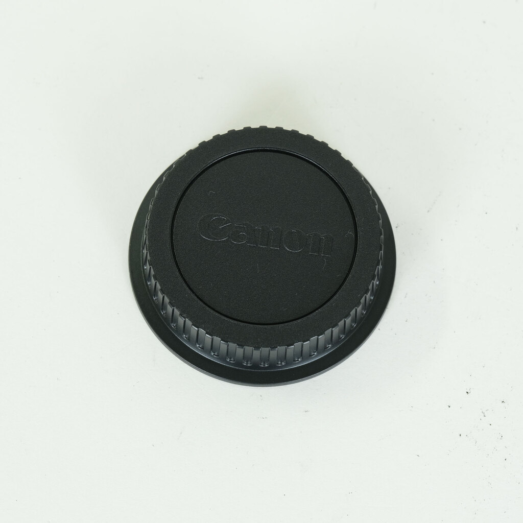 Canon EF-S18-135mm F3.5-5.6 IS Canon EF-S18-135mm F3.5-5.6 IS