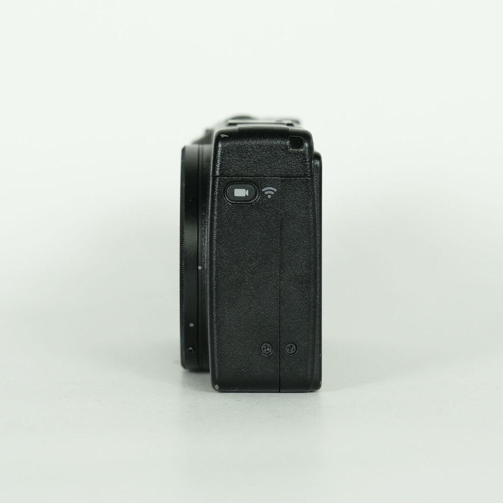 RICOH GR IIIの出品 | ONE SCENE（ワンシーン）