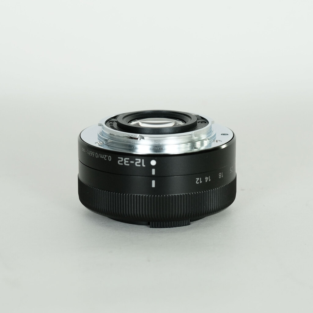Panasonic LUMIX G VARIO 12-32mm / F3.5-5.6 ASPH. / MEGA O.I.S.
