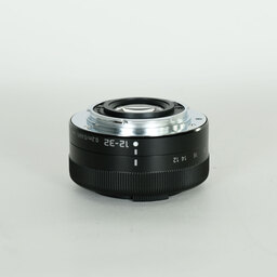 Panasonic LUMIX G VARIO 12-32mm / F3.5-5.6 ASPH. / MEGA O.I.S.