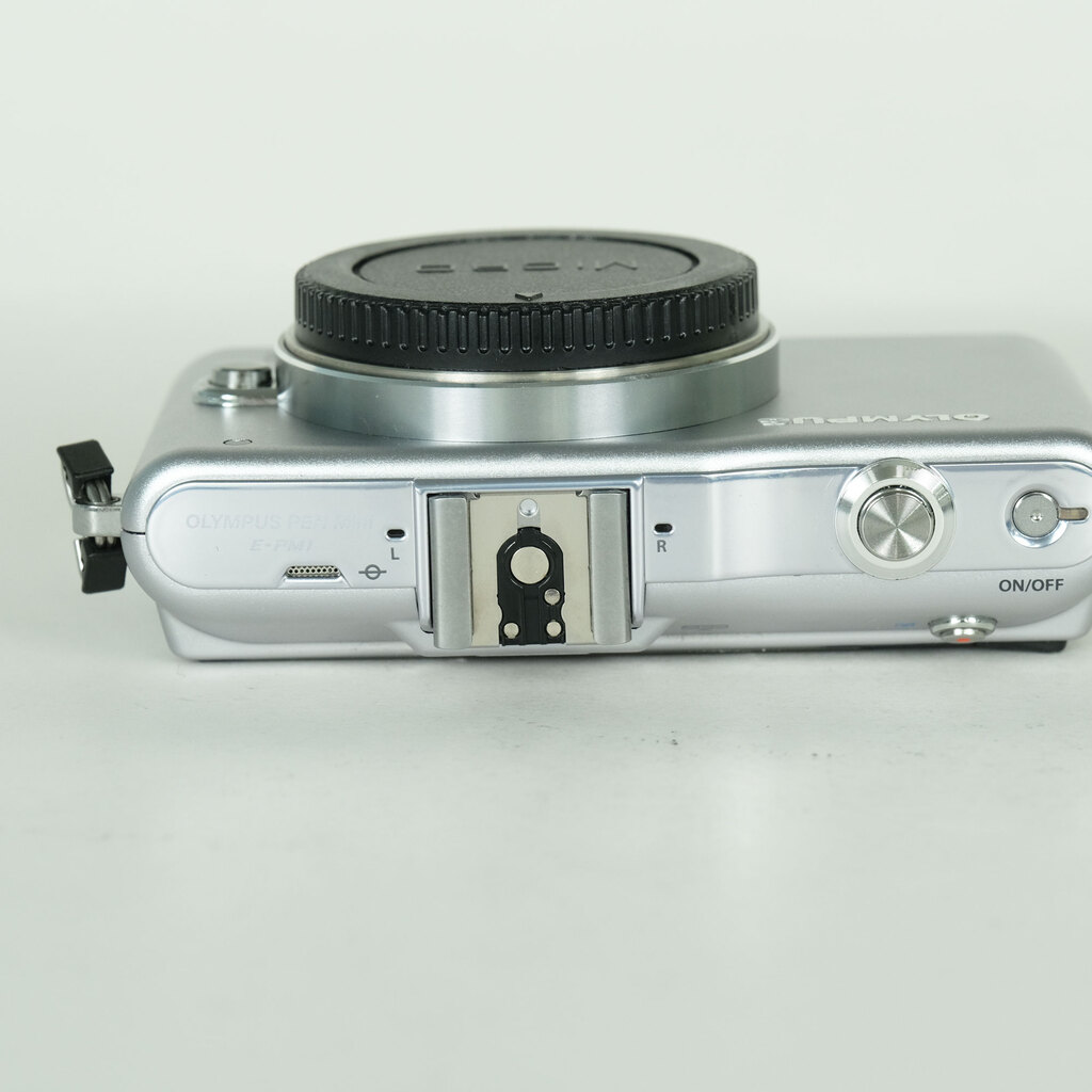 OLYMPUS PEN mini E-PM1 ボディ シルバーの出品 | ONE SCENE（ワンシーン）