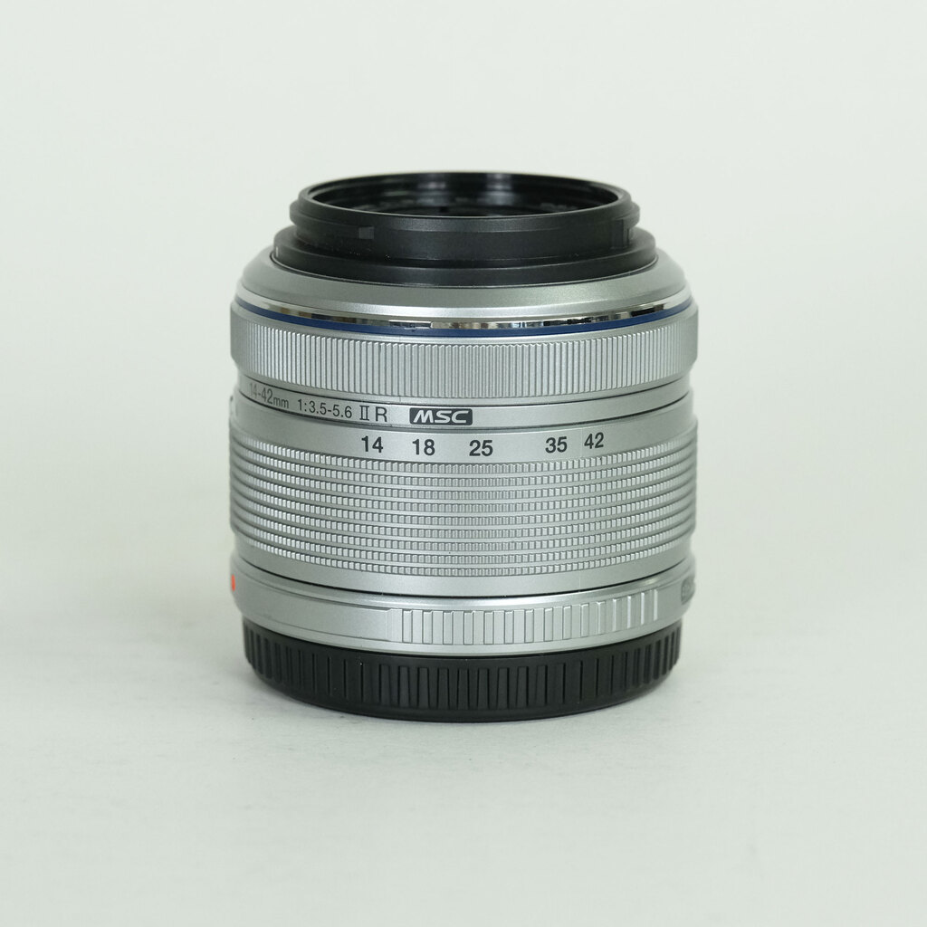 OLYMPUS M.ZUIKO DIGITAL 14-42mm F3.5-5.6IIR シルバー