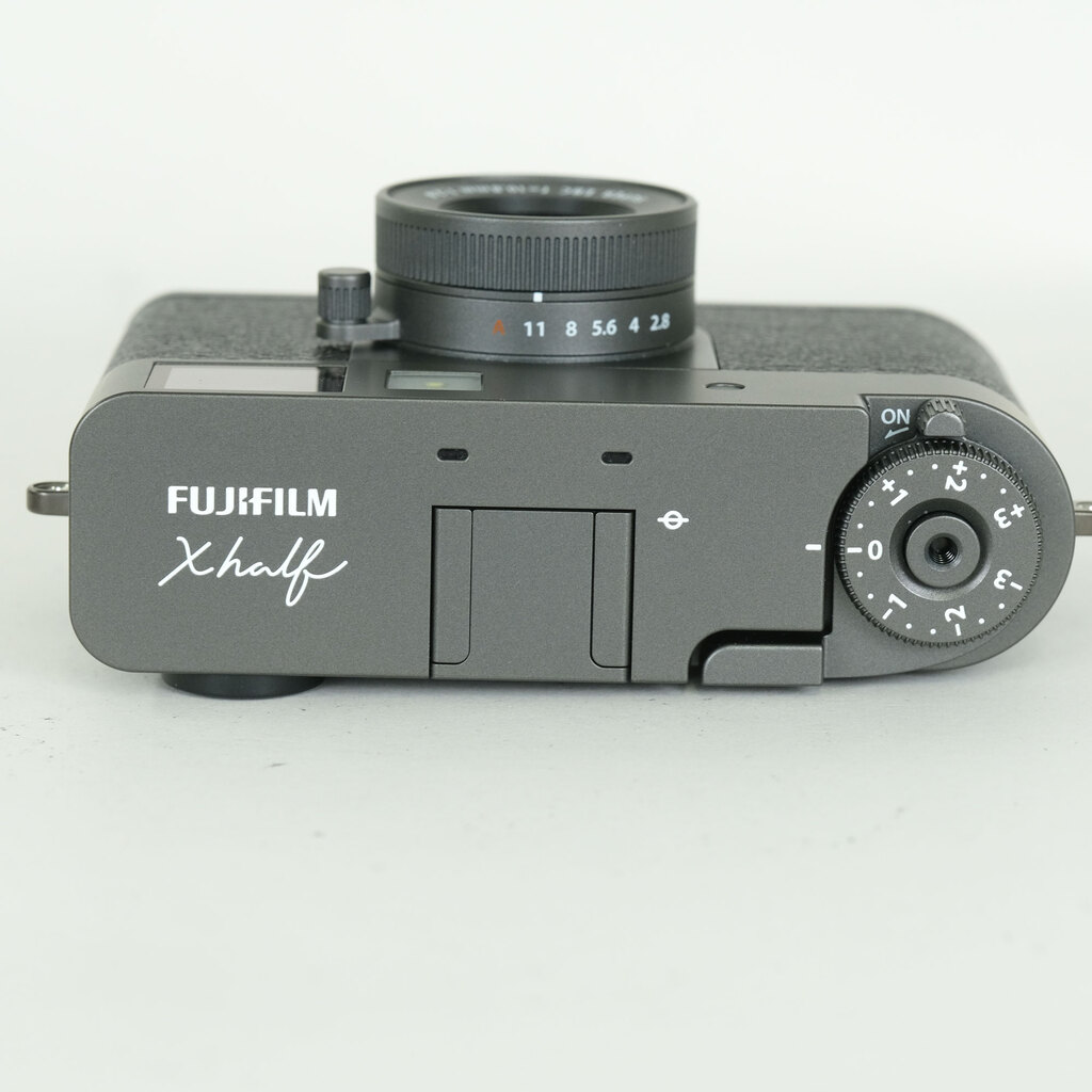 FUJIFILM X half X-HF1
