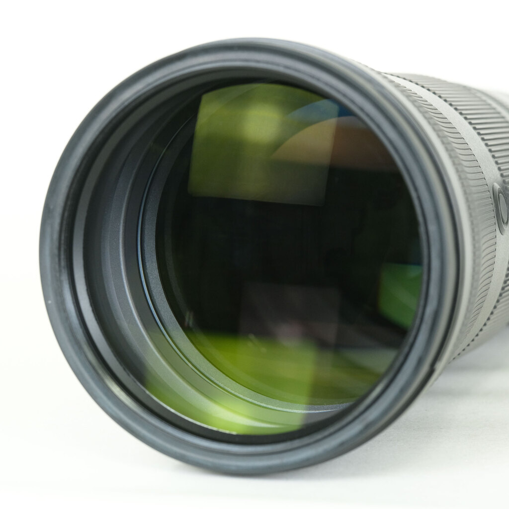 Nikon NIKKOR Z 180-600mm f/5.6-6.3 VR Nikon NIKKOR Z 180-600mm f/5.6-6.3 VR