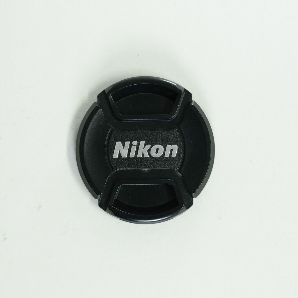 Nikon AF-S DX VR Zoom-Nikkor 55-200mm F4-5.6G IF-ED Nikon AF-S DX VR Zoom-Nikkor 55-200mm F4-5.6G IF-ED