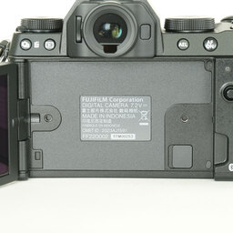 FUJIFILM X-S20