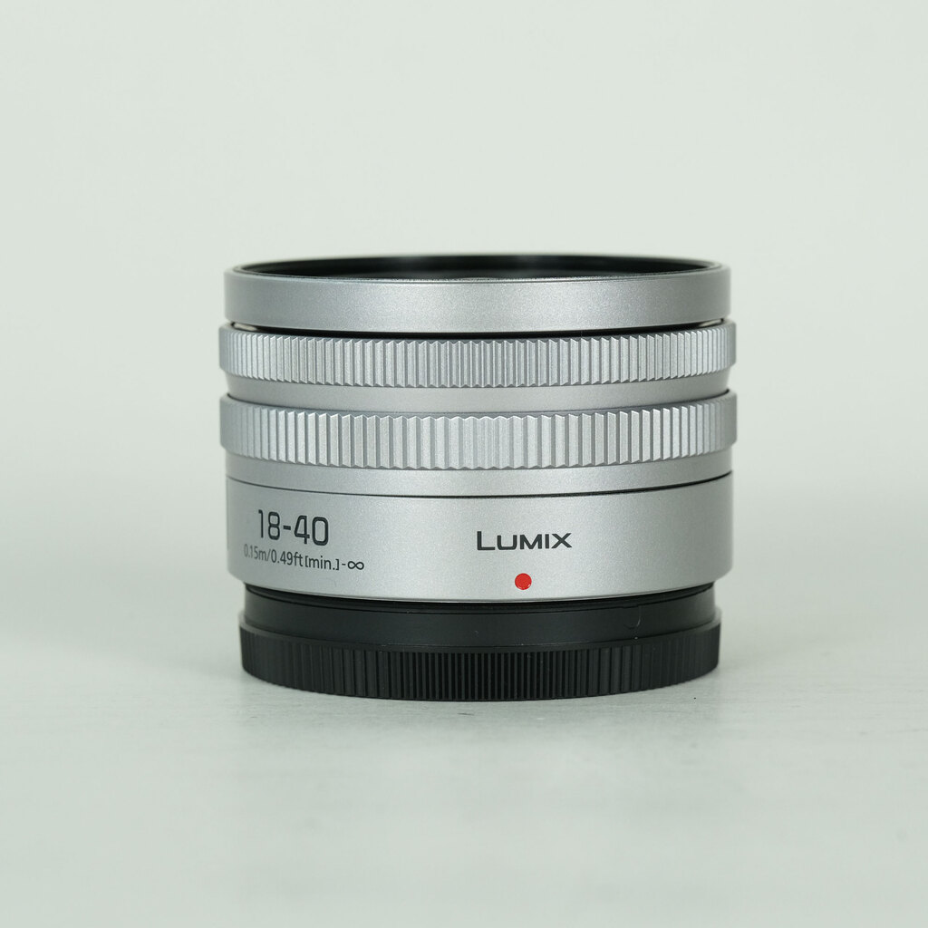 Panasonic LUMIX S 18-40mm F4.5-6.3の出品 | ONE SCENE（ワンシーン）
