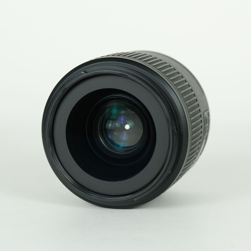 Nikon AF-S NIKKOR 35mm f/1.8G ED Nikon AF-S NIKKOR 35mm f/1.8G ED