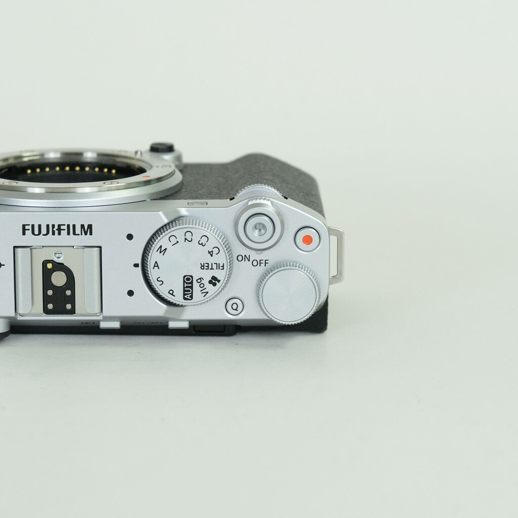 FUJIFILM X-M5