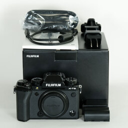 FUJIFILM X-T5
