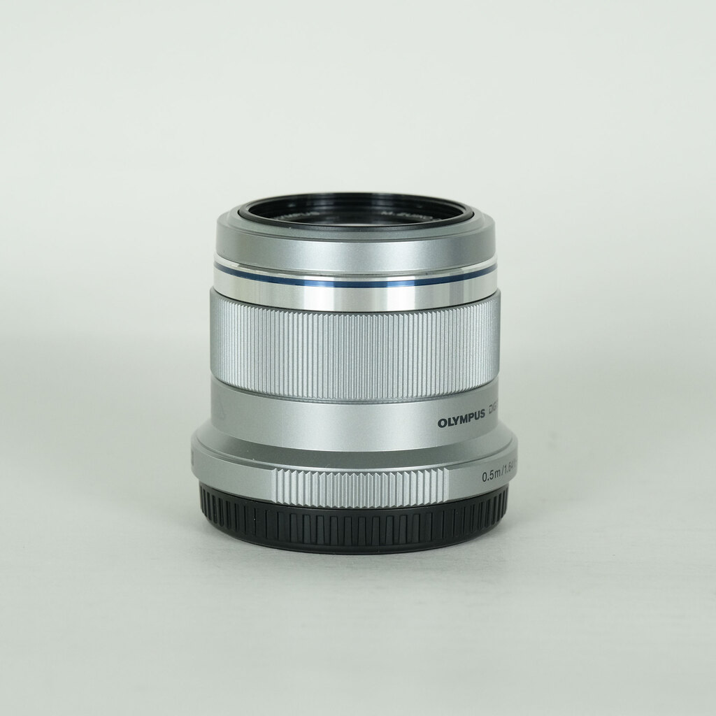 OLYMPUS M.ZUIKO DIGITAL 45mm F1.8の出品 | ONE SCENE（ワンシーン）