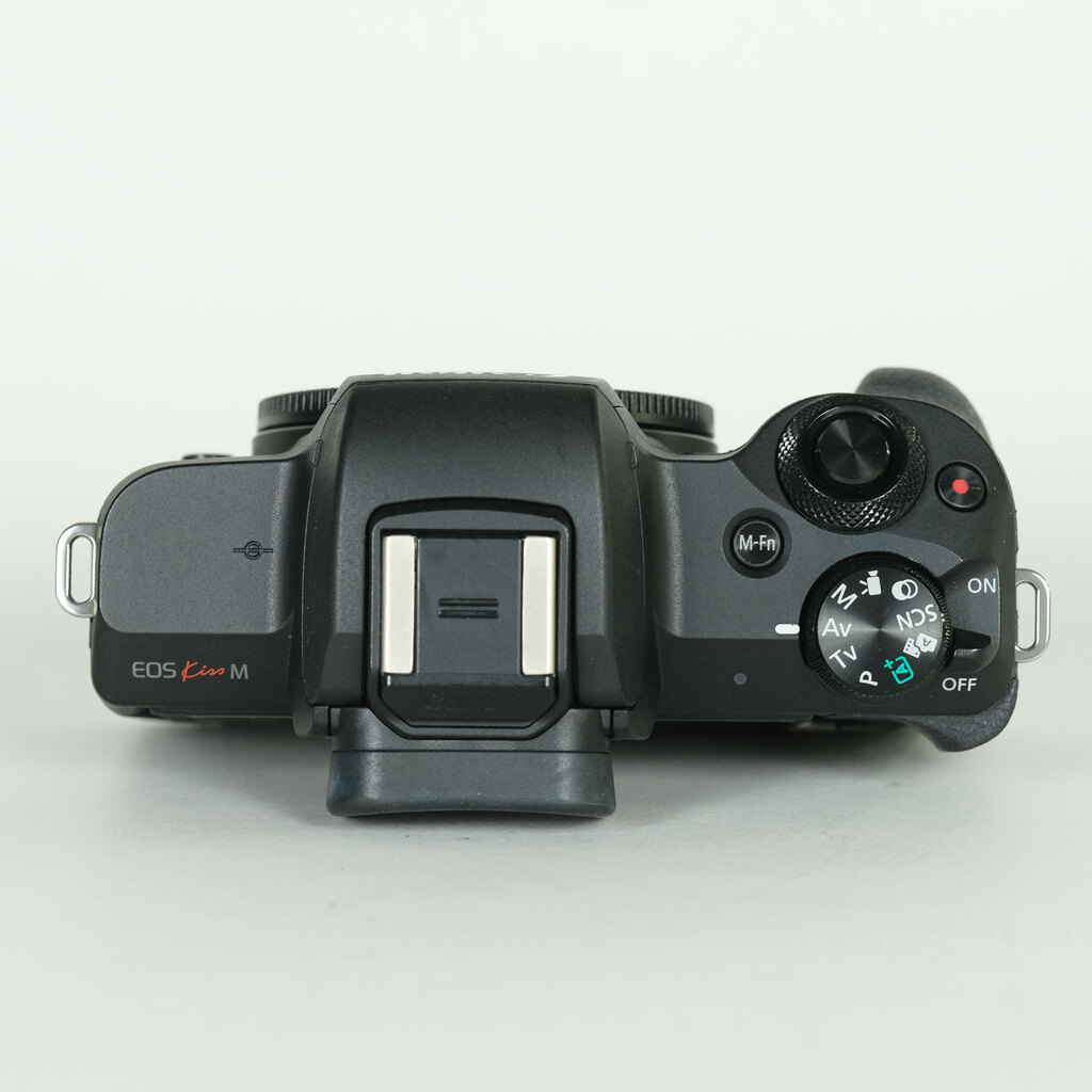 Canon EOS Kiss M Canon EOS Kiss M