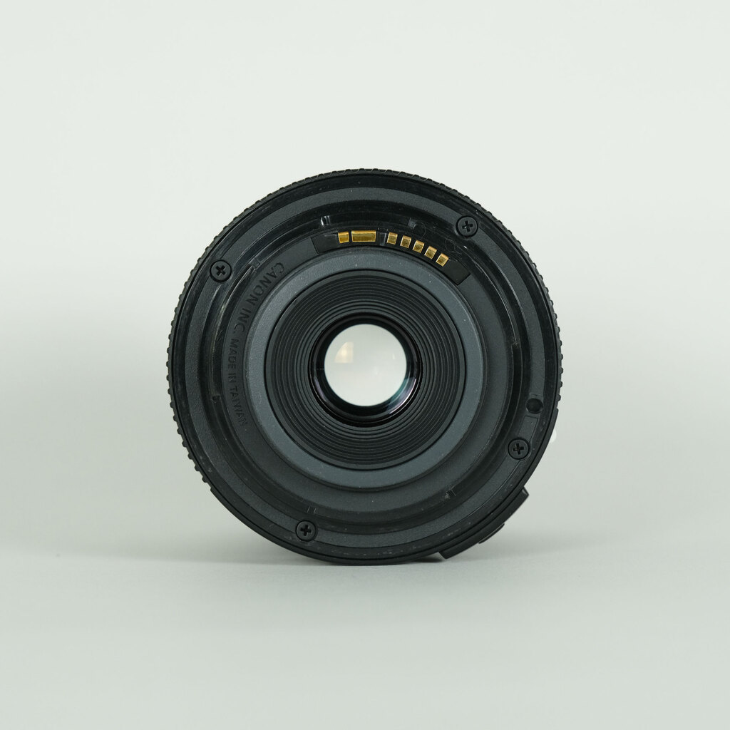 Canon EF-S 18-55mm F3.5-5.6 II USMの出品 | ONE SCENE（ワンシーン）