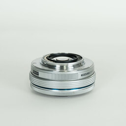 OLYMPUS M.ZUIKO DIGITAL ED 14-42mm F3.5-5.6 EZ シルバー