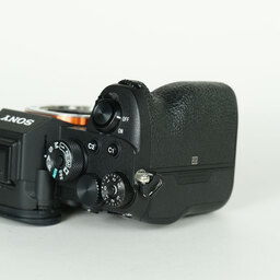 SONY α7RIV ボディ ILCE-7RM4A   【後期モデル 液晶下部にSONYロゴなし】