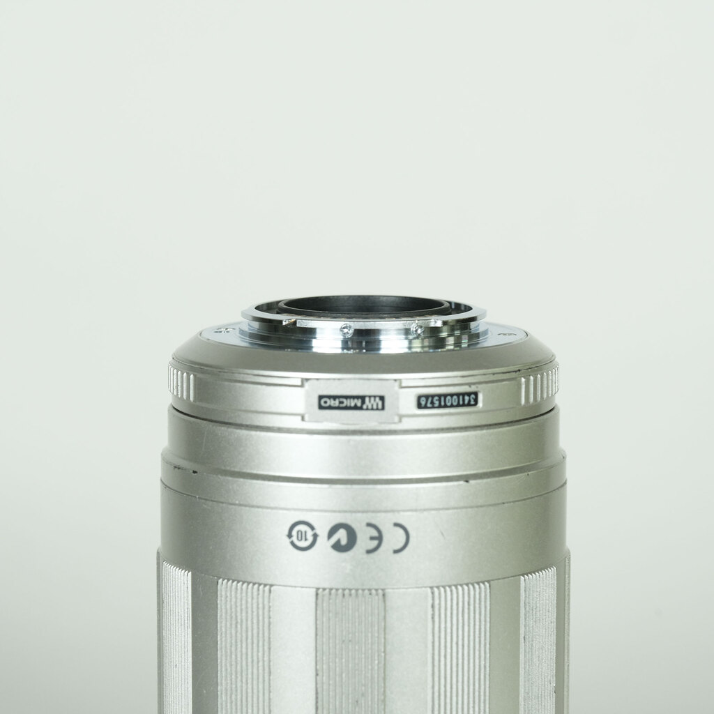 OLYMPUS M.ZUIKO ED75-300mm F4.8-6.7 シルバー