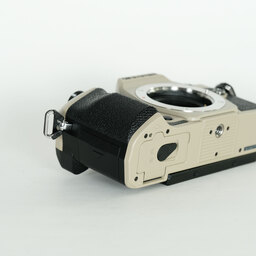 OM SYSTEM OM-5 Mark II ボディ サンドベージュ