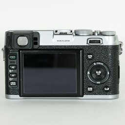 FUJIFILM FinePix X100