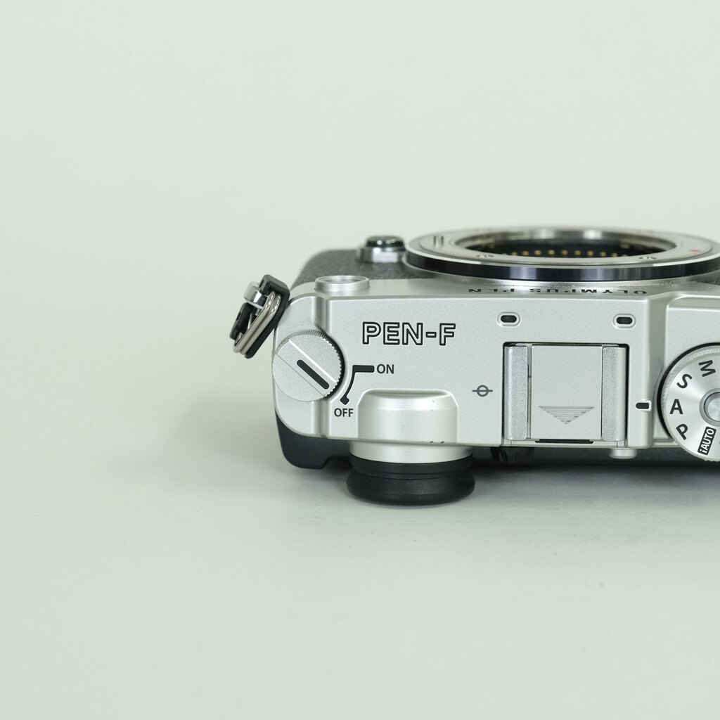 OLYMPUS PEN-F