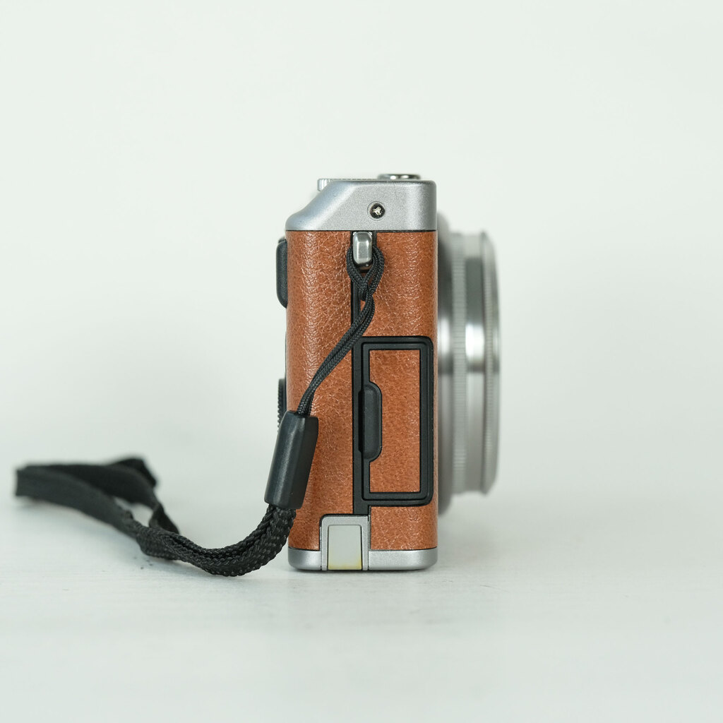 FUJIFILM XF1 ブラウン FUJIFILM XF1 ブラウン