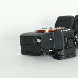 SONY α7 IV(ILCE-7M4) SONY α7 IV(ILCE-7M4)