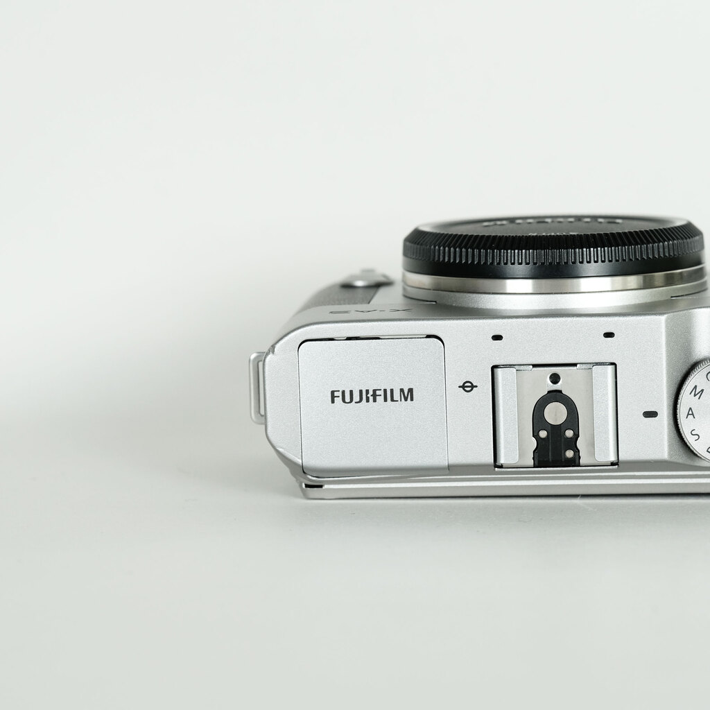FUJIFILM X-A3 ボディ  シルバー