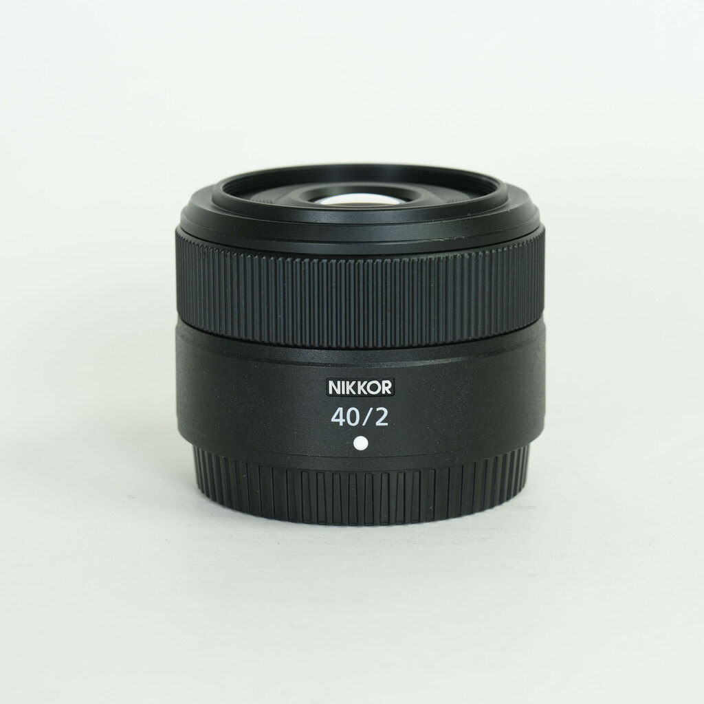 Nikon NIKKOR Z 40mm f/2 Nikon NIKKOR Z 40mm f/2