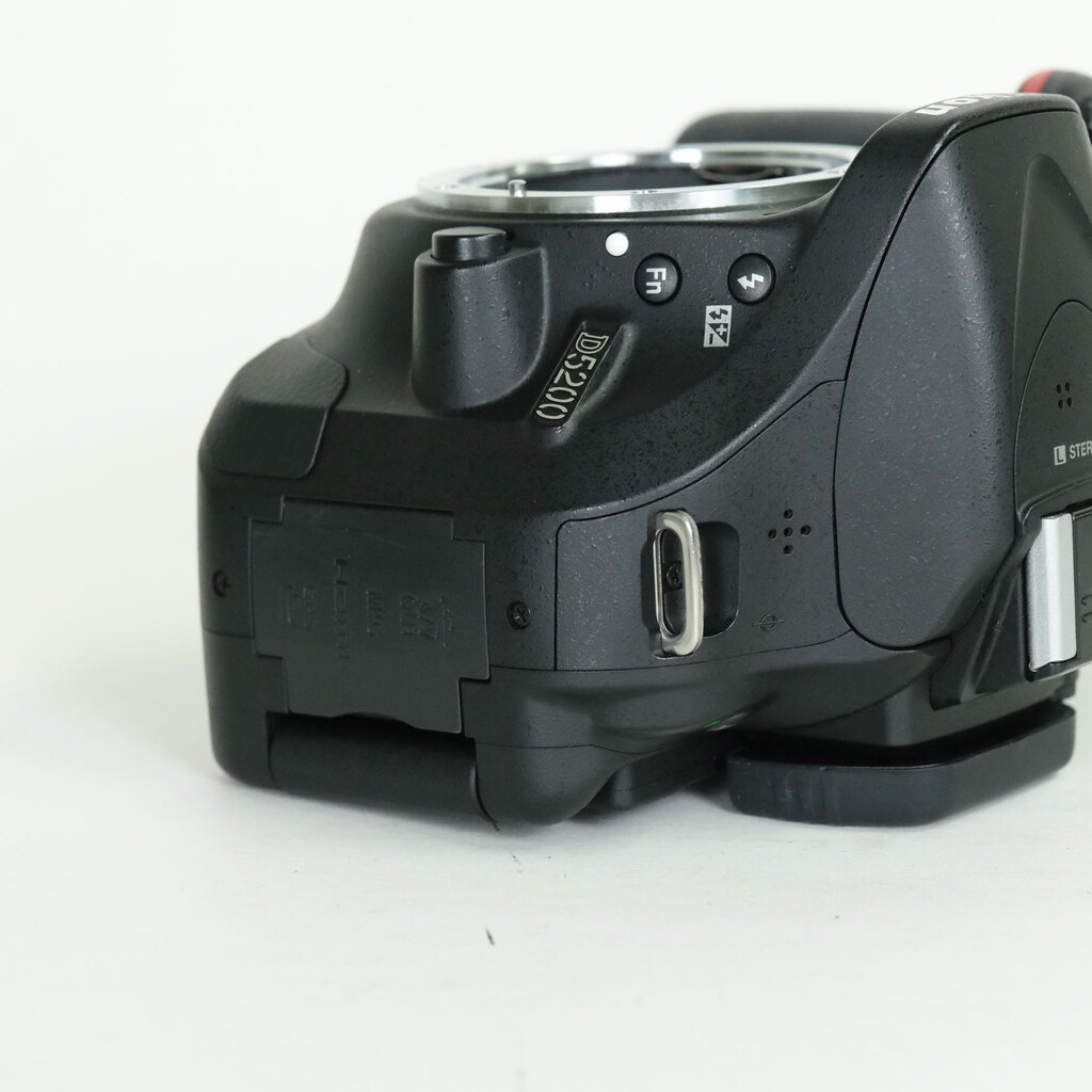 Nikon D5200 ボディ ブラック