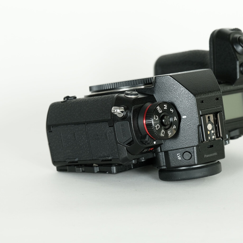 Panasonic LUMIX DC-S1R